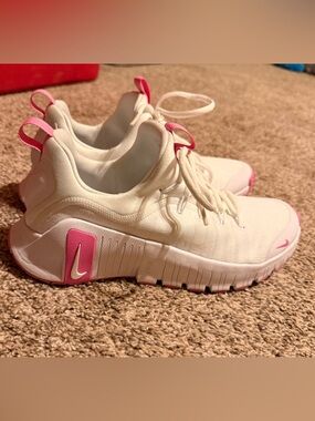 Nike White with Pink Accent Metcon Free Training Sneakers